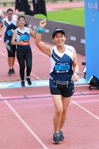 BIB: 1909
                            <button type="button" onclick="openModal(4638748)" class="btn btn-primary btn-sm float-right btn-popup" data-toggle="modal" data-target=".modal-high-quality">
                        <i class="fas fa-shopping-cart"></i> Add to Cart
                    </button>
                                            <button type="button" onclick="isThisMe(4638748, true)" class="btn btn-success btn-sm float-right btn-popup btn-isme hidden" data-toggle="tooltip" data-placement="bottom" title="นี่คือรูปของคุณใช่ไหม คลิกที่นี่เพื่อเอาเข้าอัลบั้ม">
                        <i class="fas fa-plus"></i> Add to album
                    </button>
                    <button type="button" onclick="isThisMe(4638748, false)" class="btn btn-warning btn-sm float-right btn-popup btn-isnotme hidden">
                        <i class="fas fa-ban"></i> Remove from album
                    </button>